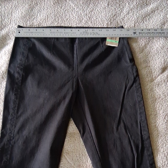 New DKNY Classic Black Cropped Pants - Picture 6 of 7